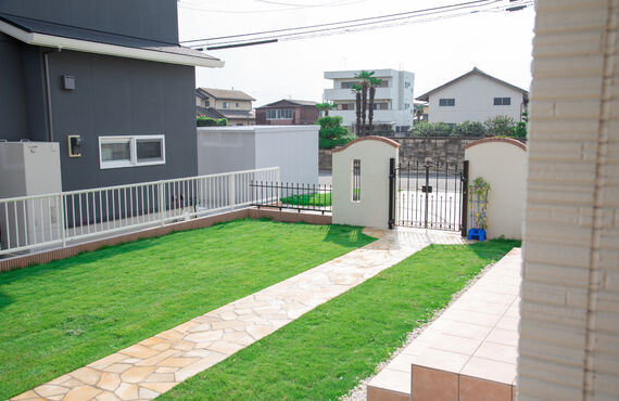 人工芝を張るなら翠晃園まで